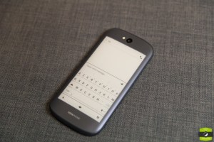 YotaPhone 2 : quand l’encre électronique gomme les principaux défauts des smartphones