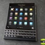 Prise en main du Blackberry PassPort, le smartphone carré