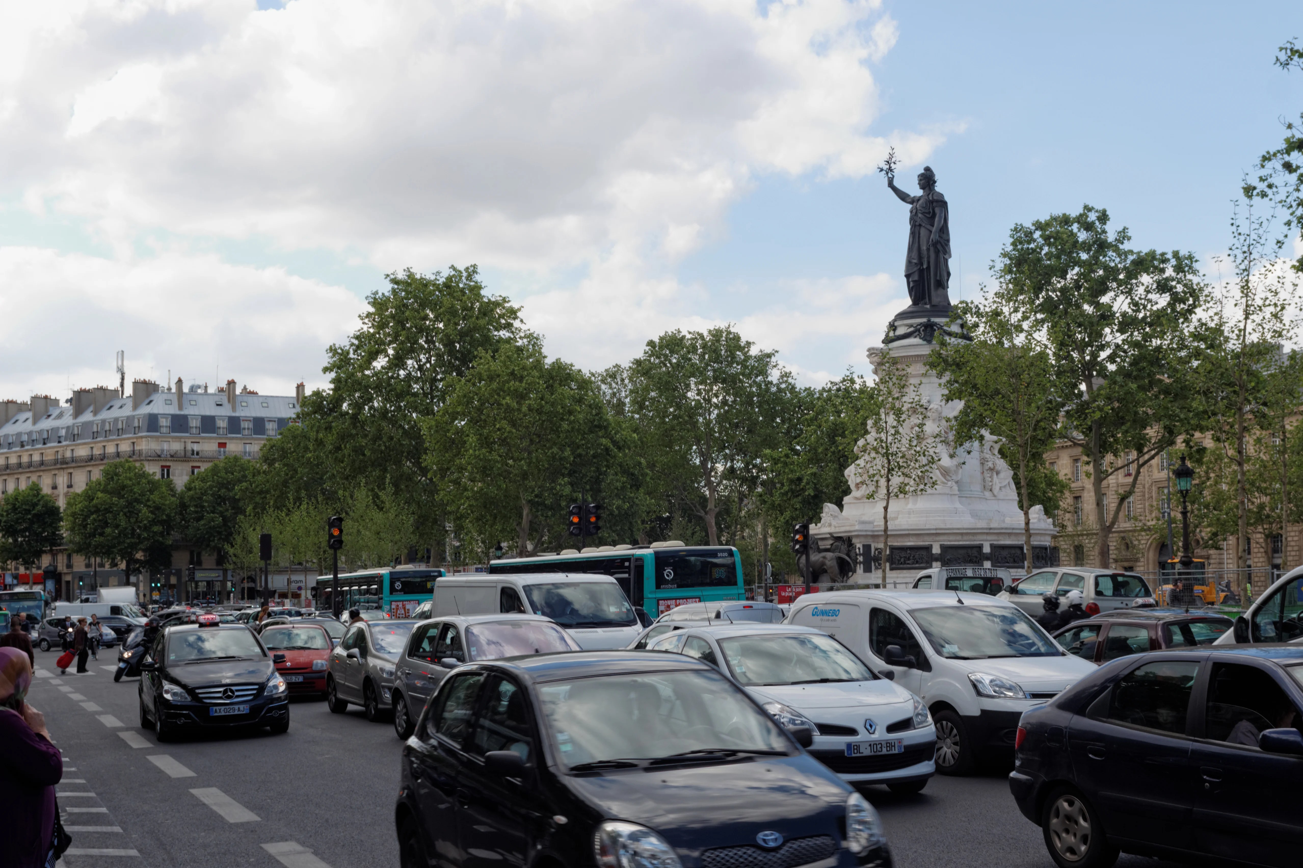 Place_de_la_République_(Paris),_réaménagement,_2013-06-14_34