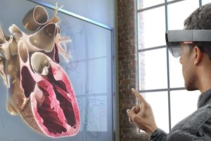 Microsoft souhaite que son casque HoloLens serve à la formation des étudiants