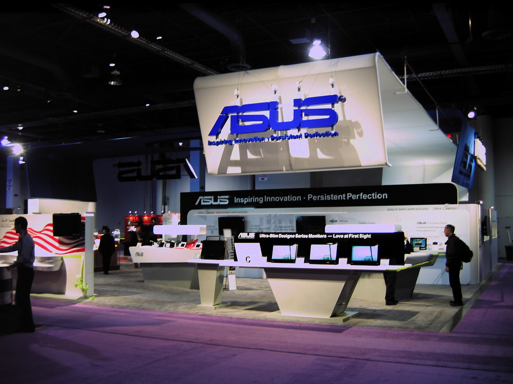 Stand Asus