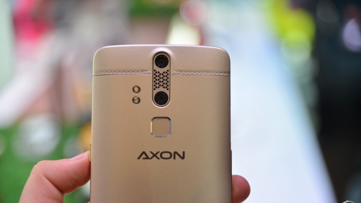 ZTE Axon Elite