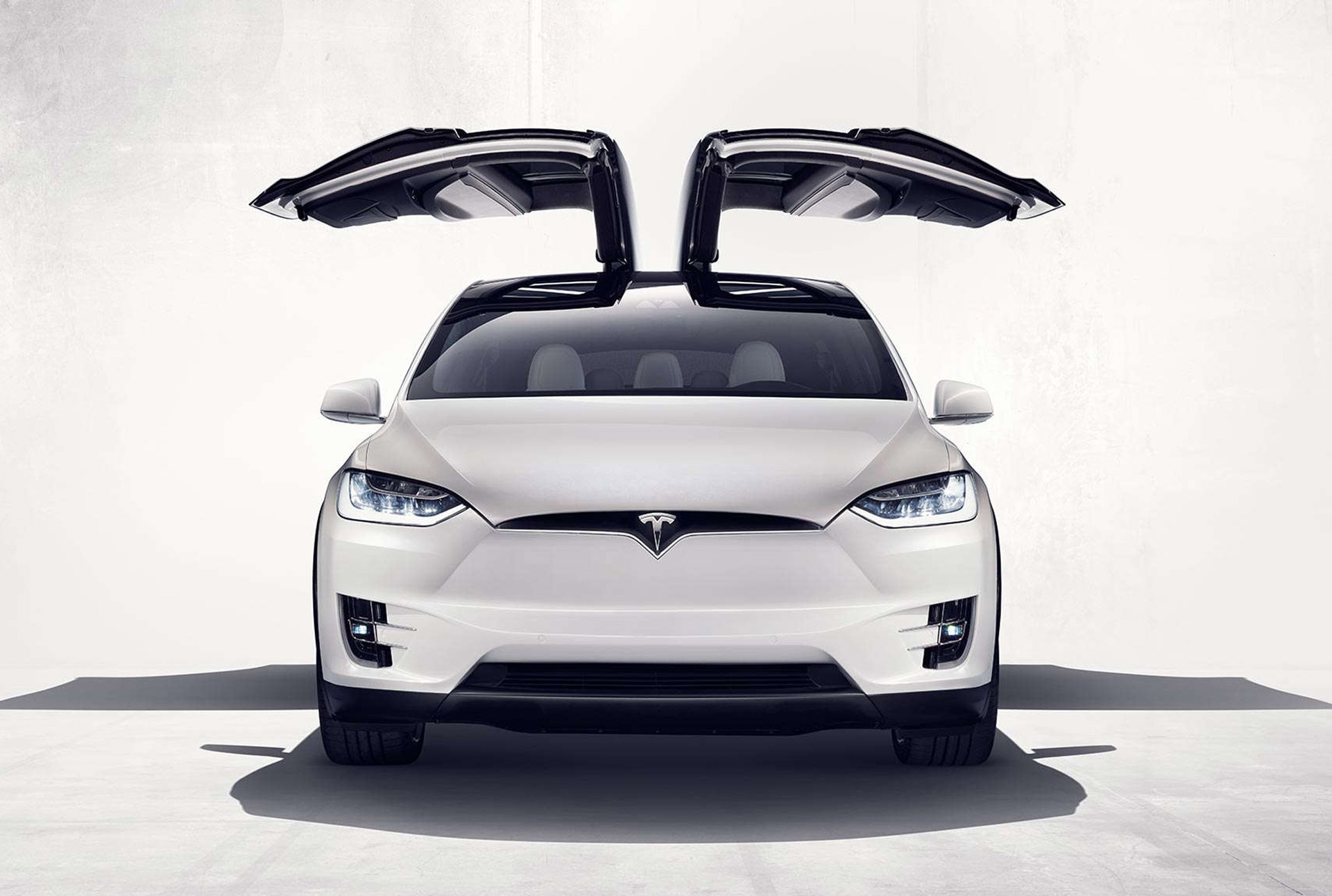 2015_Tesla-Model-X_05