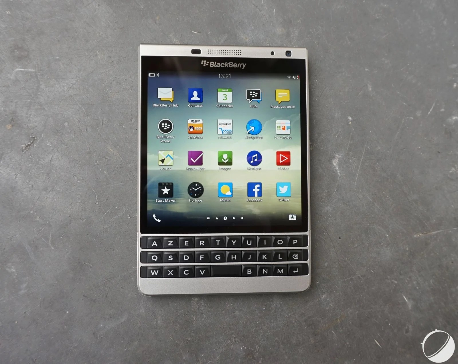 blackberry passport silver edition 1