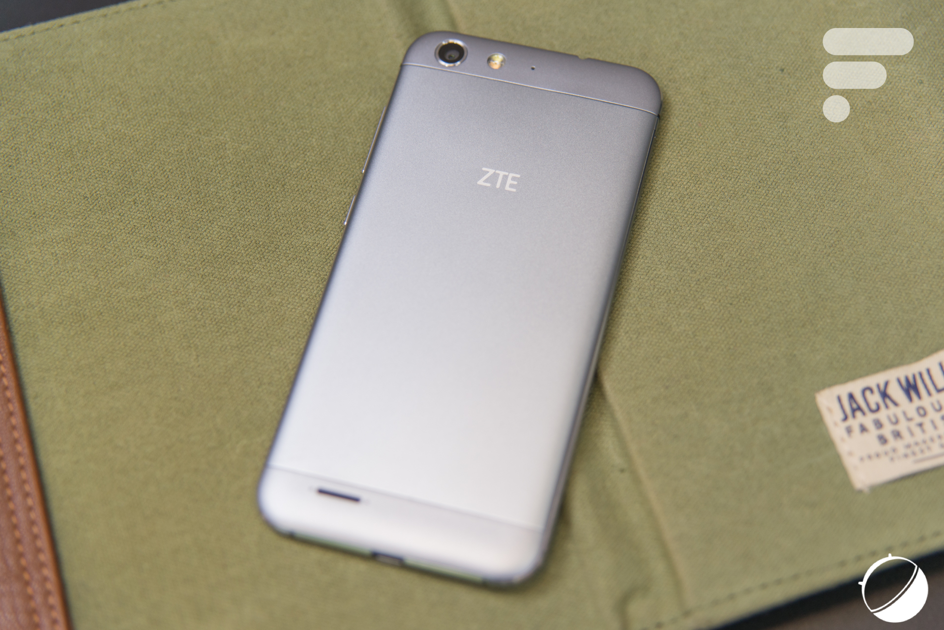 ZTE Blade V6 (2 sur 12)