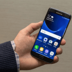 Samsung Galaxy S7 : un flash logiciel pour l’appareil photo en façade