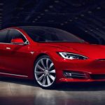 Tesla Model S : un root permet de lire des vidéos sur son écran principal