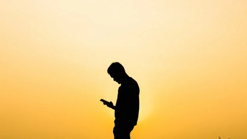 Chaleur et canicule : nos conseils pour éviter la surchauffe de votre smartphone