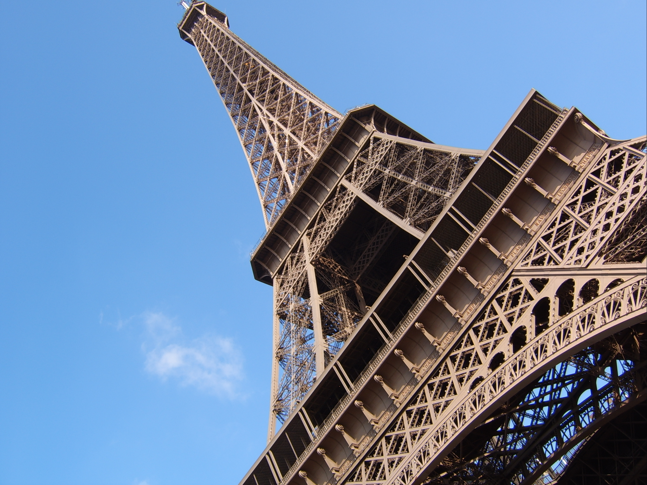 tour eiffel débulé