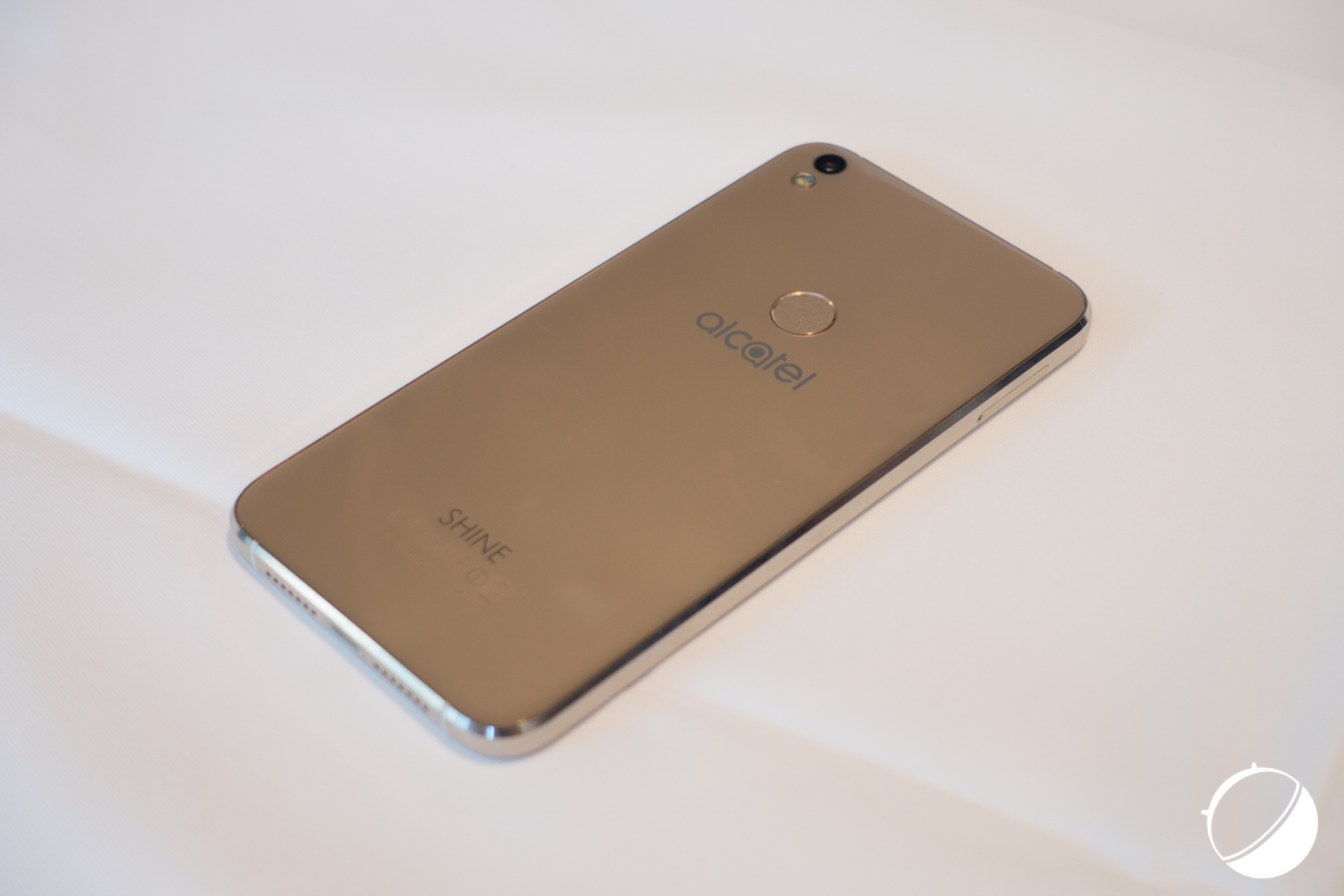 Alcatel Shine Lite (2 sur 12)