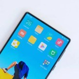 Deux vidéos pour découvrir le Xiaomi Mi MIX et son incroyable écran sans bordures