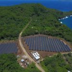 Tesla câble une île entière avec des panneaux solaires