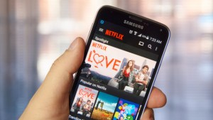 Netflix de retour sur certains téléphones modifiés et c’est bizarre