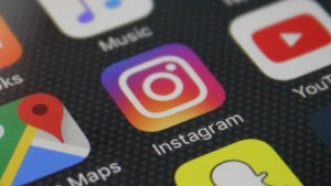 Facebook veut profiter du succès d’Instagram et Whatsapp en rajoutant son nom