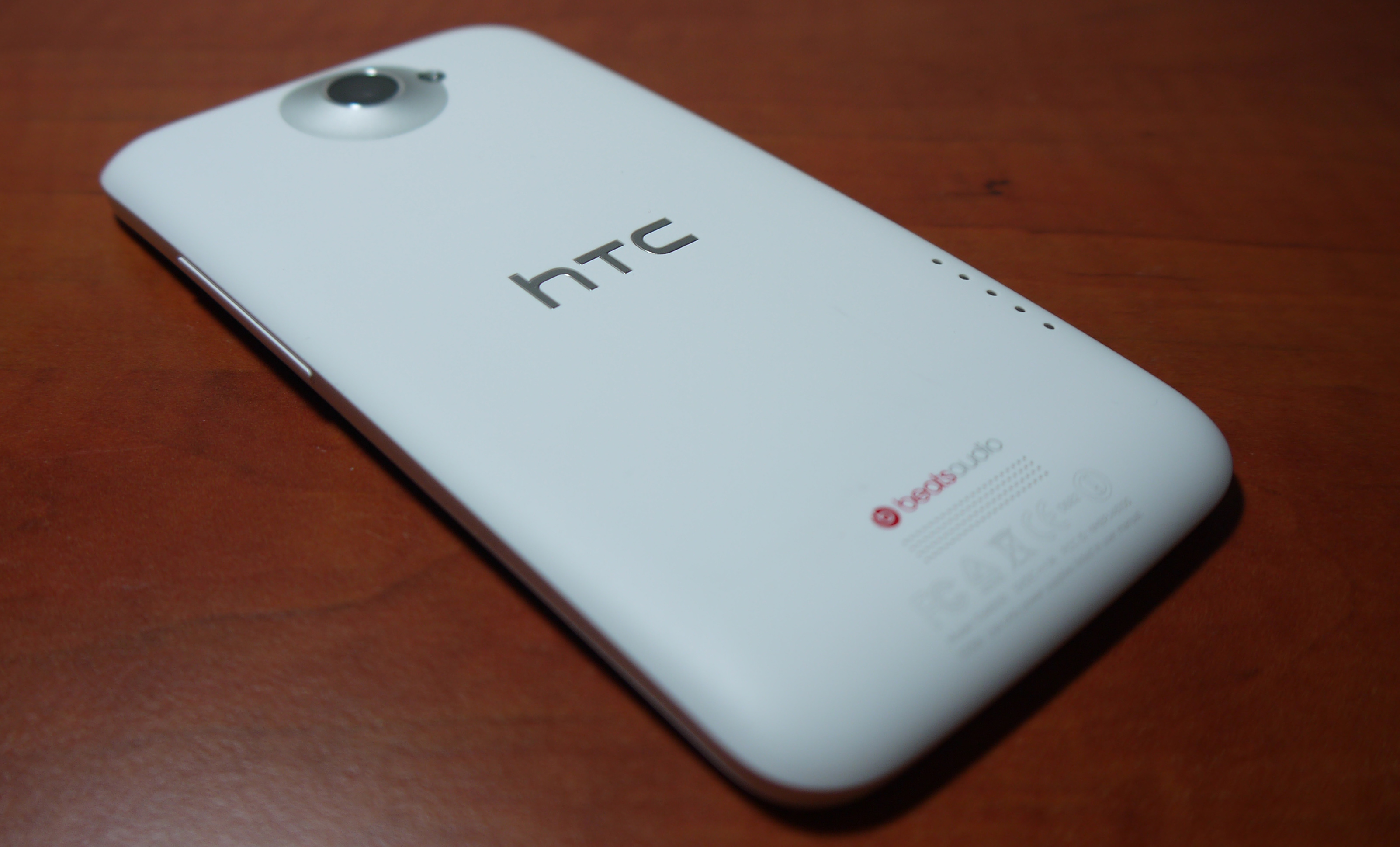 Dos-HTC-One-X
