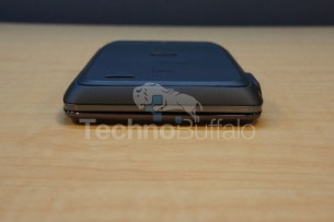 Droid-4-Bottom-640x425