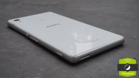 Sony-Xperia-M4-Aqua-10