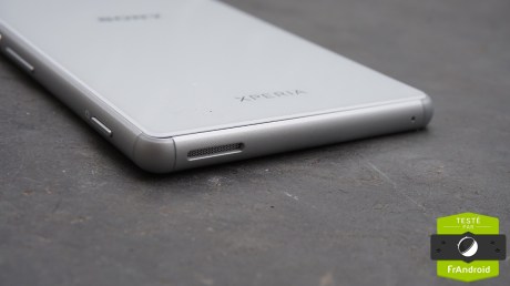 Sony-Xperia-M4-Aqua-9