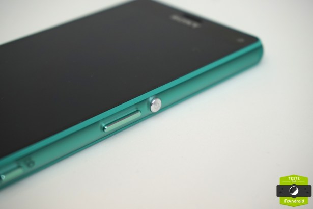 Sony-Xperia-Z3-Compact-vert-deau-15