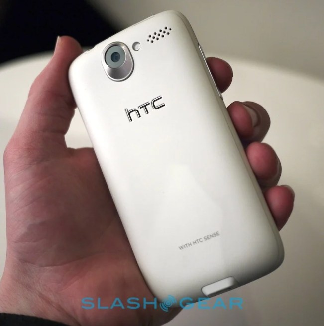 htc_desire_white_htc_wildfire_silver_4
