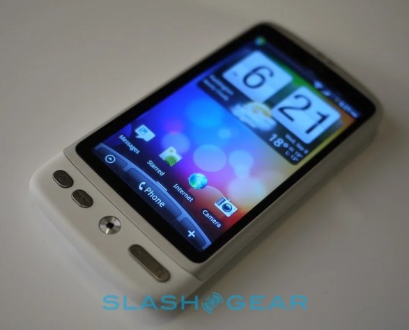htc_desire_white_htc_wildfire_silver_6