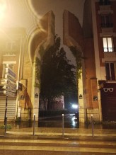 Le flare dans le coin est voulu