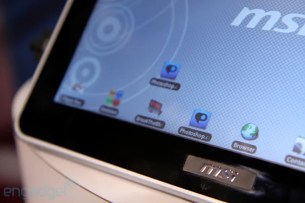 msi-tablet04-hands