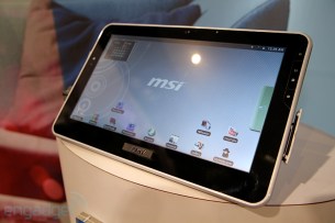 msi-tablet06-hands