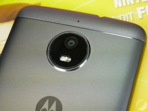 lenovo-moto-e4-14