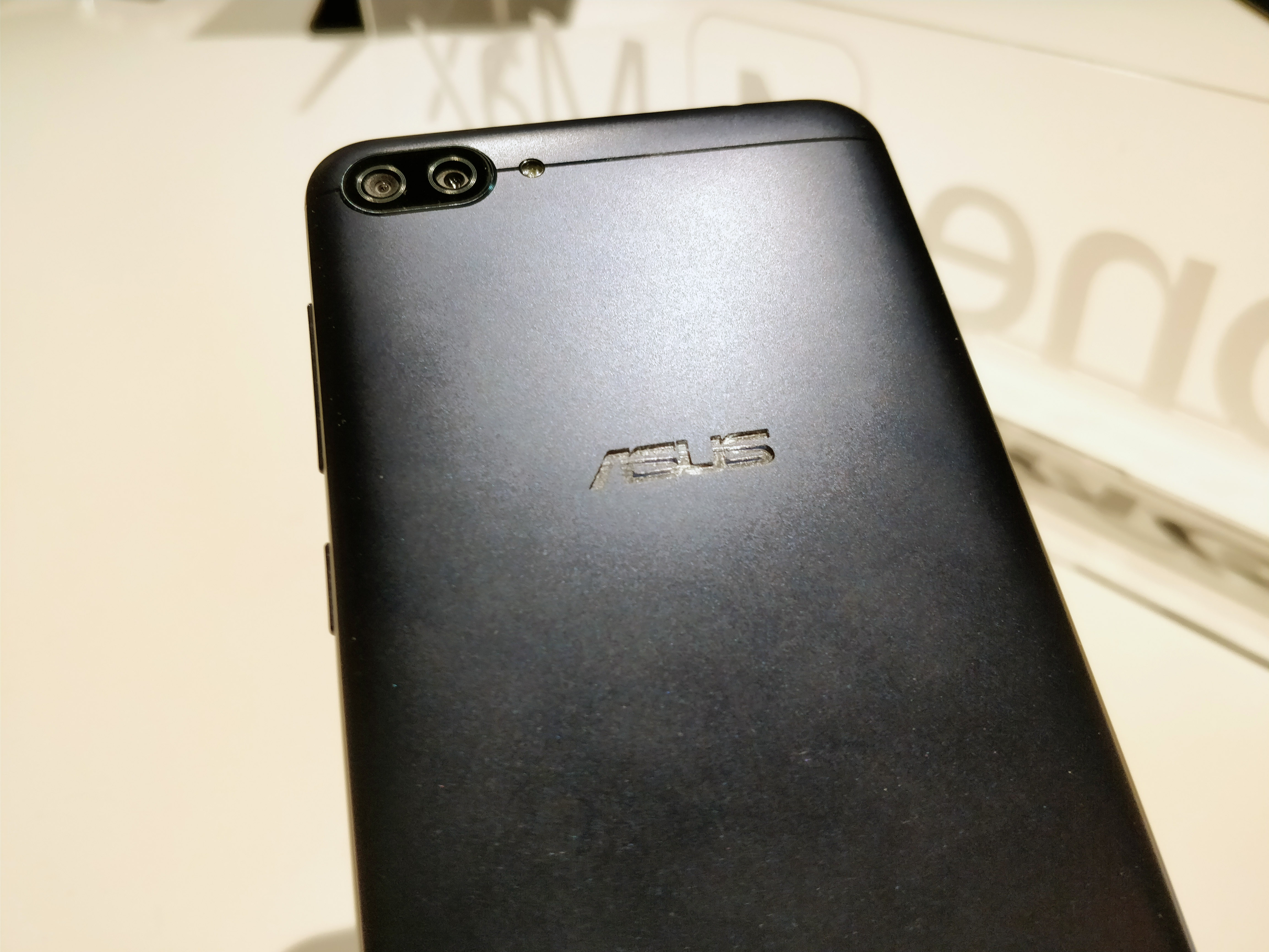 gamme-asus-zenfone-4-7