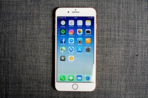 Batterie de l’iPhone : Apple détaille le débridage et promet des dédommagements