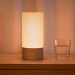 Xiaomi Bedside Lamp : la lampe connectée passe au WiFi et gagne le contrôle vocal