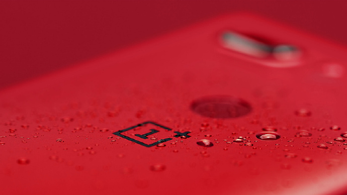 oneplus-5t-lava-red-limited-edition-img-07