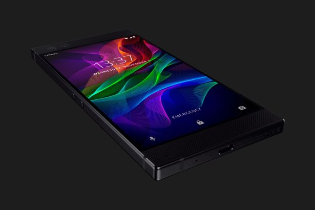 razer-phone-gallery-1500x1000-11