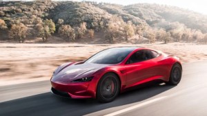 Tesla Roadster : ne vous attendez (presque) plus à atteindre 96 km/h en moins de 2 secondes