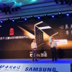 Samsung officialise le W2018, son smartphone à clapet premium