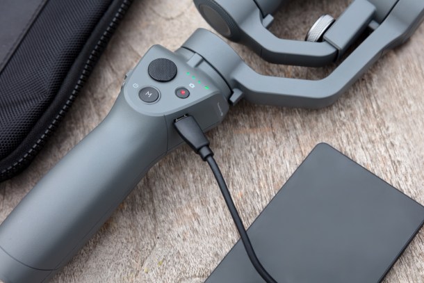 dji-osmo-mobile-2-lifestyle-15