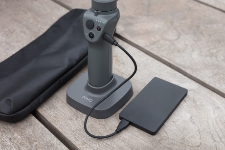 dji-osmo-mobile-2-lifestyle-16