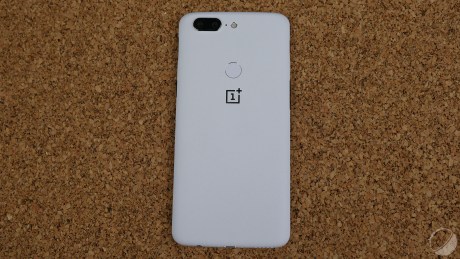 oneplus-5t-sandstone-white-11