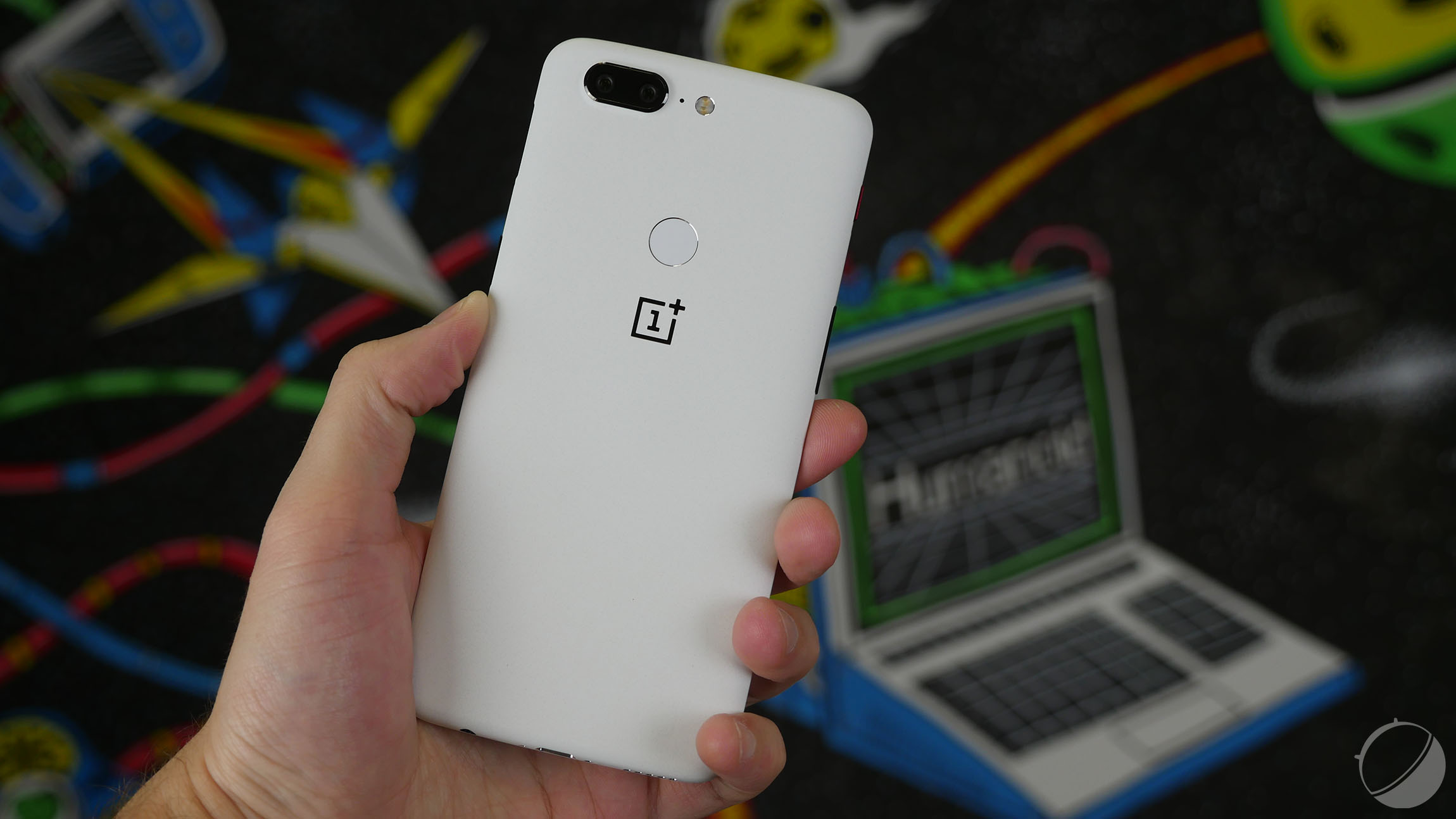 oneplus-5t-sandstone-white-19