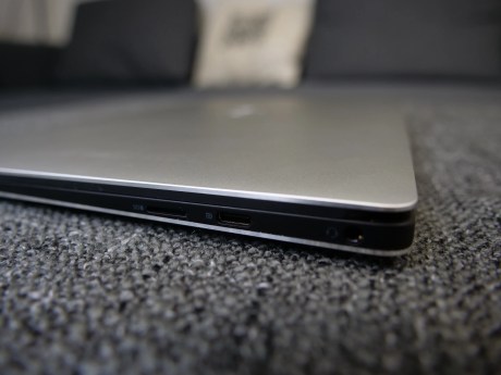 Dell XPS 13 (2018) connectique 2