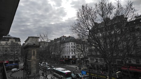 Ici on peut voir un ciel brûlé à certains endroits ainsi qu'une exposition à côté de la plaque.