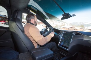 tesla-model-x-neige- (4) tesla-model-x-neige- (4)