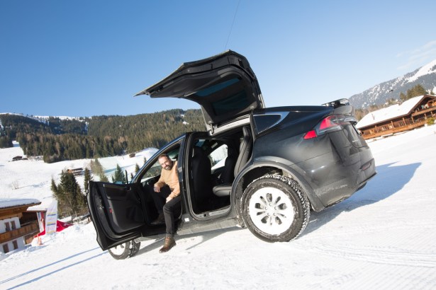 tesla-model-x-neige- (7) tesla-model-x-neige- (7)
