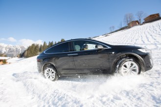 tesla-model-x-neige- (8) tesla-model-x-neige- (8)