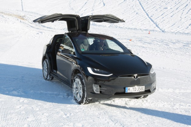 tesla-model-x-neige- (9) tesla-model-x-neige- (9)