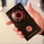 RED Hydrogen One : le smartphone à écran holographique passe entre les mains de la presse