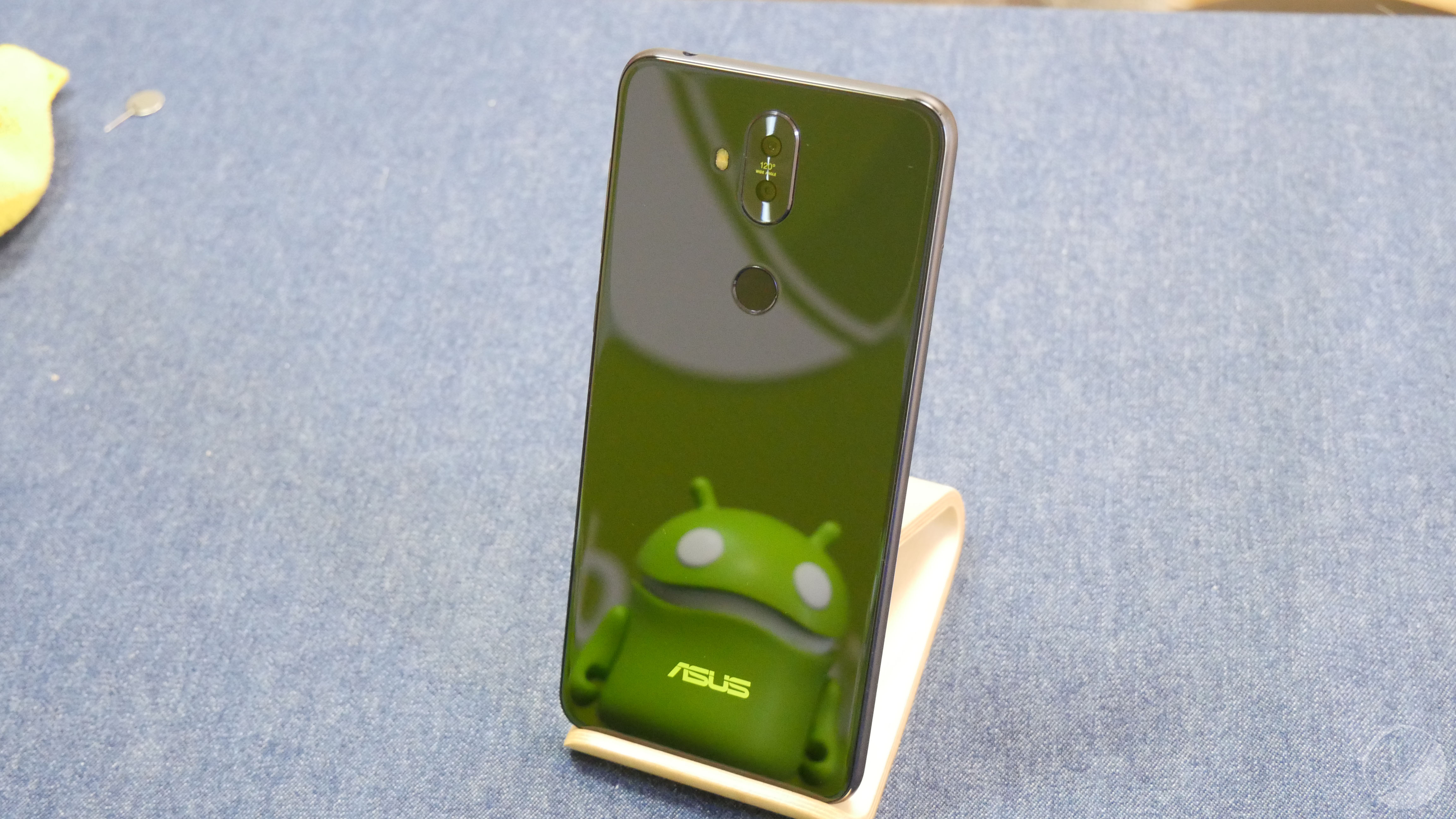 Asus Zenfone 5 Lite photos design (46)