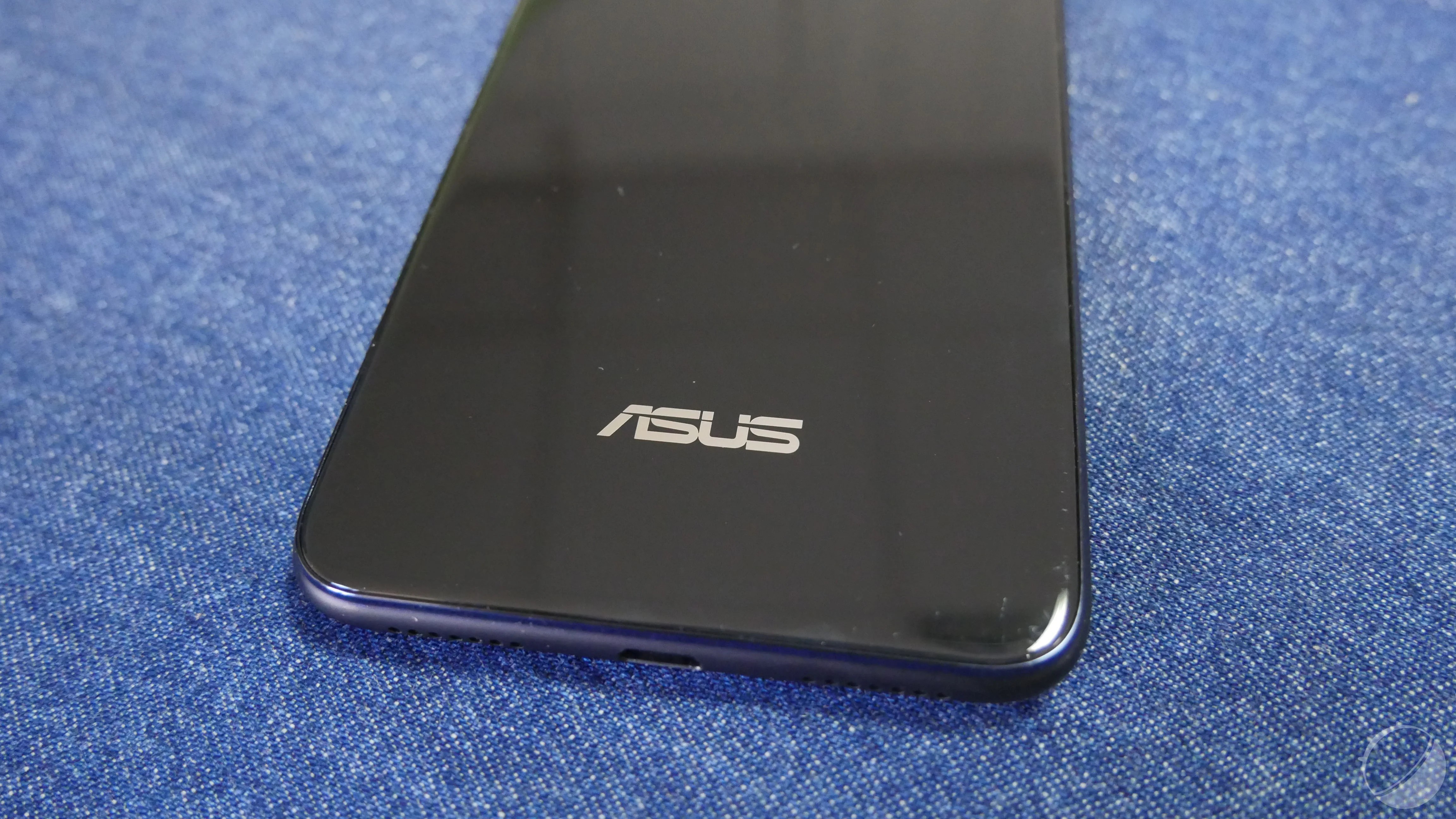 Asus Zenfone 5 Lite photos design (60)