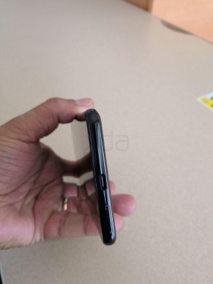 XDA-Google-Pixel-3-XL-Leak-Photo-6